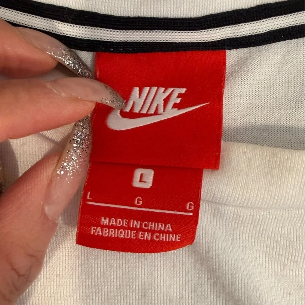 🔥Nike Men's White T-Shirt size L EUC🔥